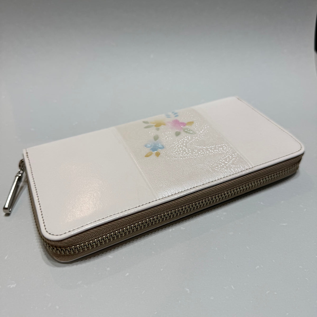 ラウンドファスナー財布　短冊